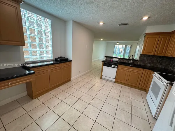 $2,950 | 1503 Veracruz Lane, Unit 514, Weston, FL 33327