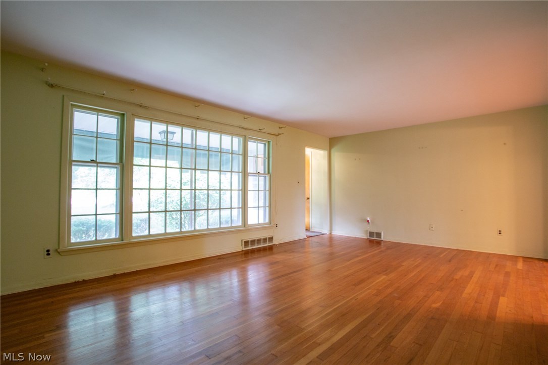 6053 Wilson Mills Road Highland Heights, OH 44143 - Photo 4 of 31 Gallery Image 4