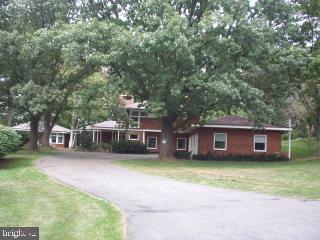 263 Brook Farms Road Lancaster, PA 17601 - Photo 2 of 6