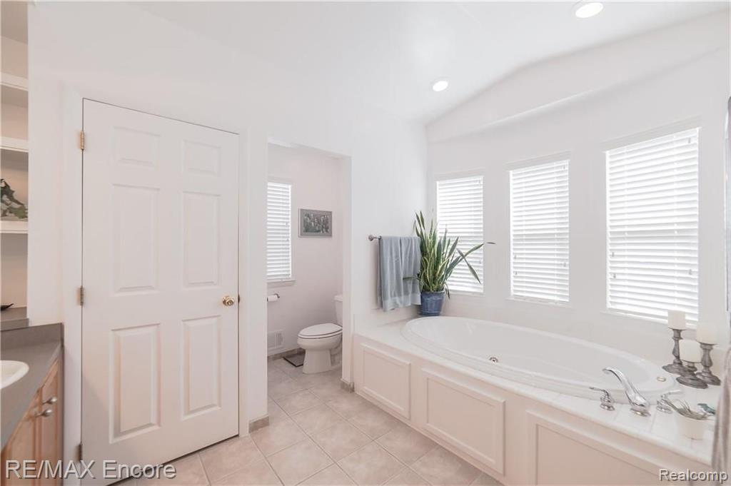 1082 Avon Manor Road Rochester Hills, MI 48307 - Photo 22 of 40