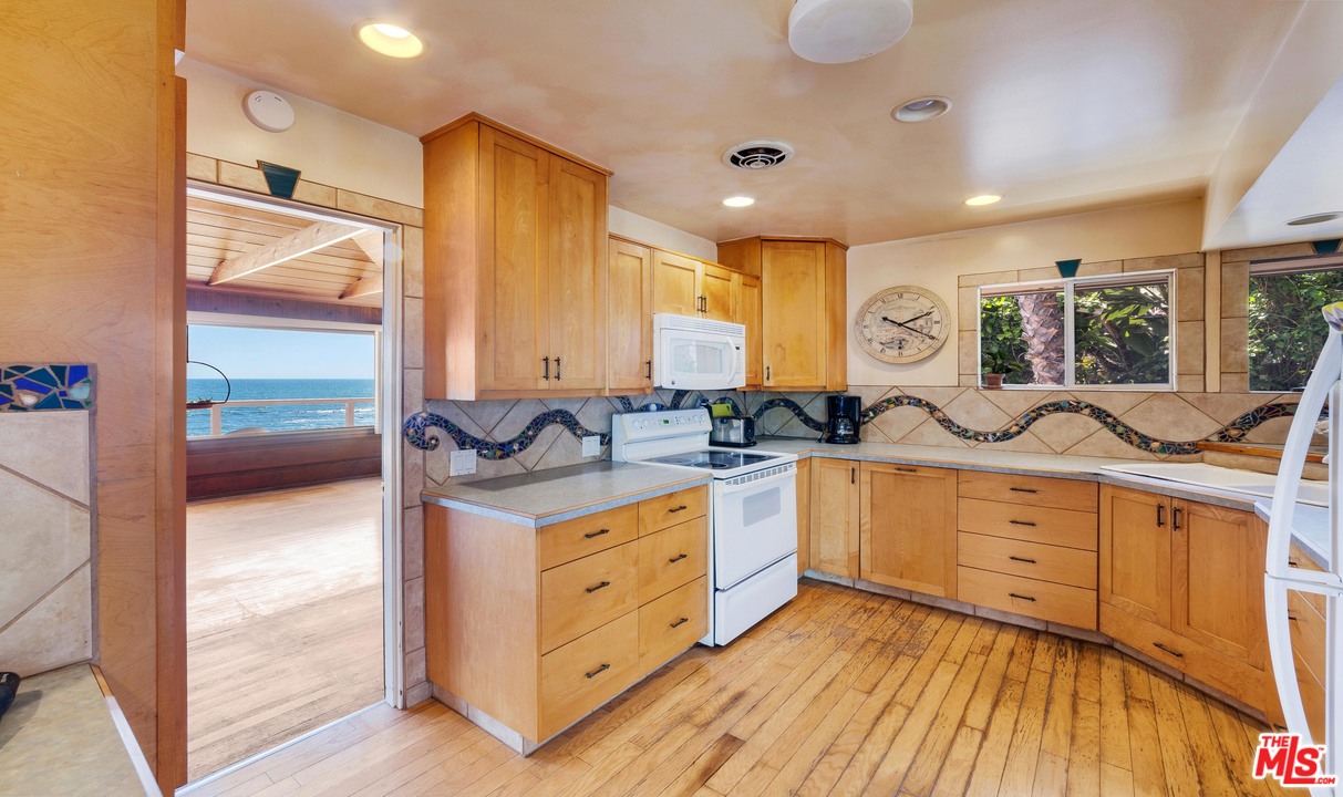 24942 Malibu Road Malibu, CA 90265 - Photo 11 of 20