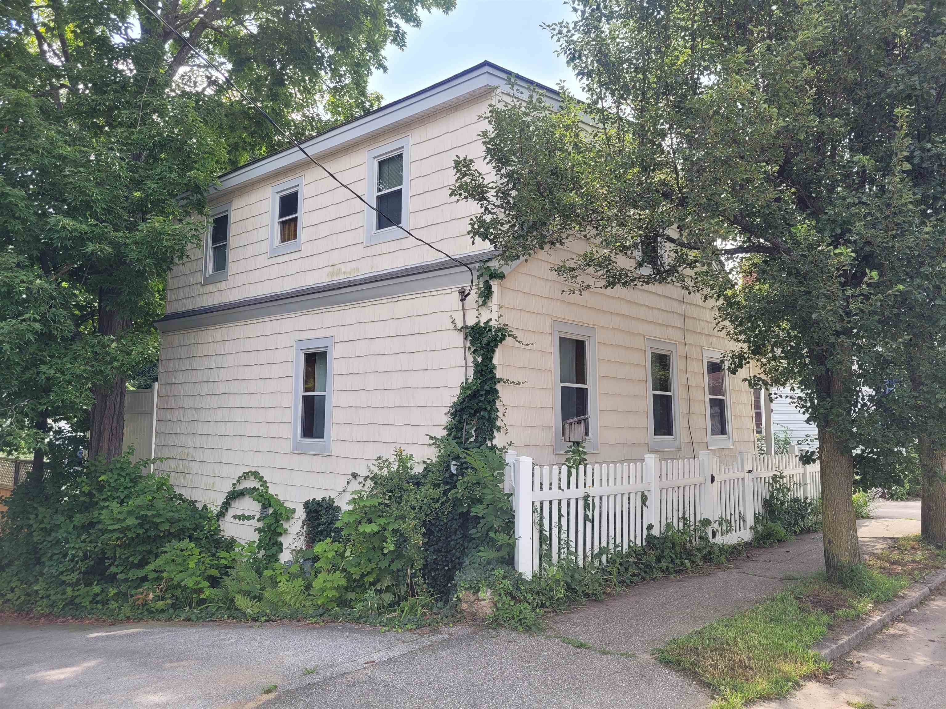 69 South Spring Street Concord, NH 03301 - Photo 2 of 21