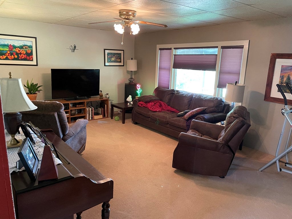 810 South E Road Giltner, NE 68841 - Photo 3 of 54 Gallery Image 3