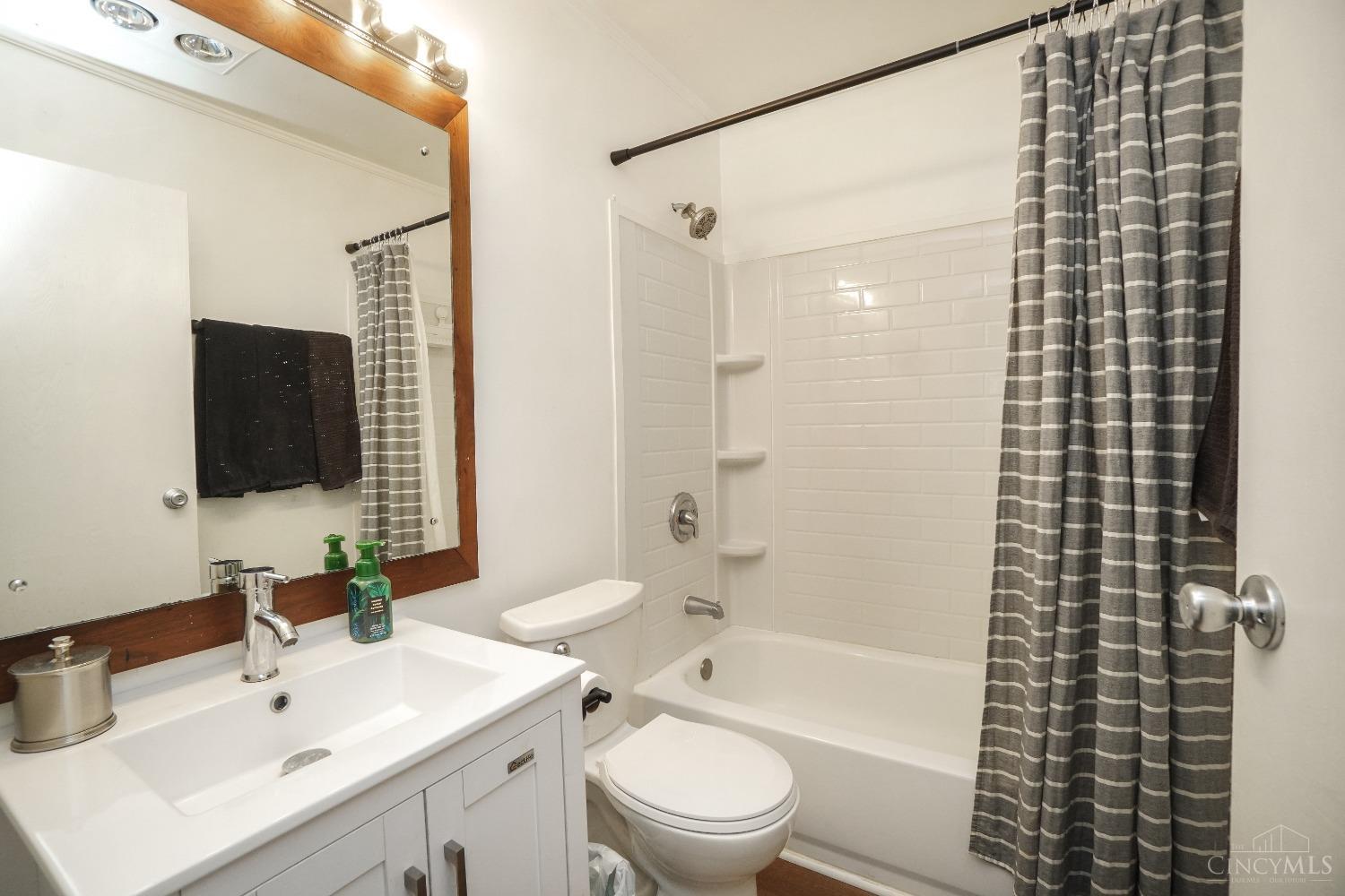 9916 Winton Road Cincinnati, OH 45231 - Photo 37 of 47