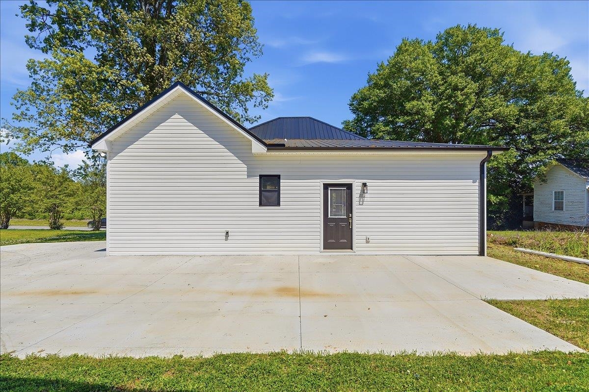 202 South Howard Avenue Landrum, SC 29356 - Photo 28 of 30