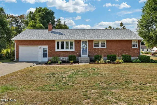 $339,000 | 99 Vaughn Drive, Guilderland, NY 12203