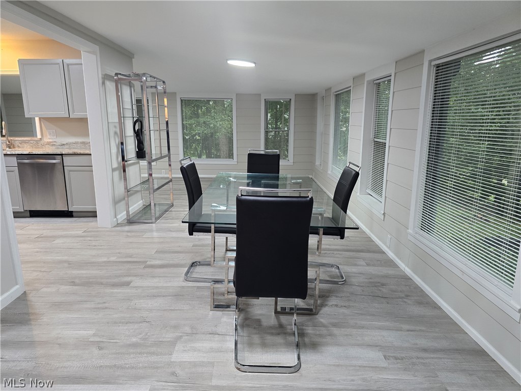 1069 Ghent Road Akron, OH 44333 - Photo 8 of 21 Gallery Image 8