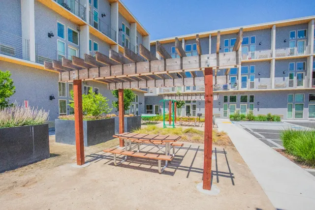 $20,000,000 | 820 S Street, Sacramento, CA 95811