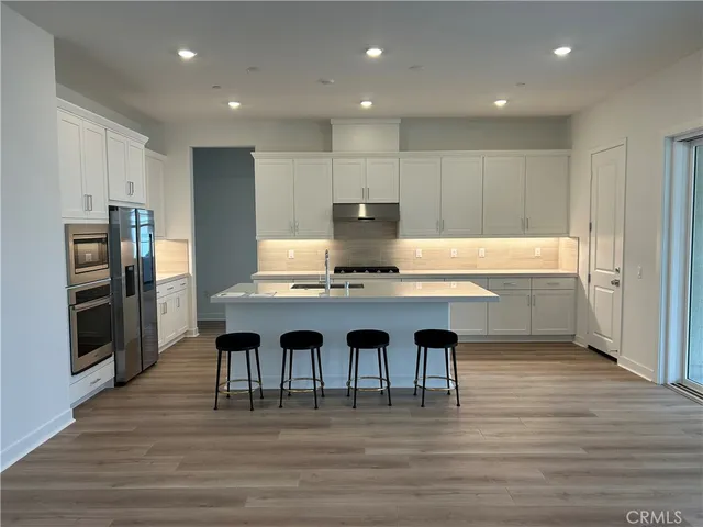 $5,900 | 24510 Via La, Valencia, CA 91354