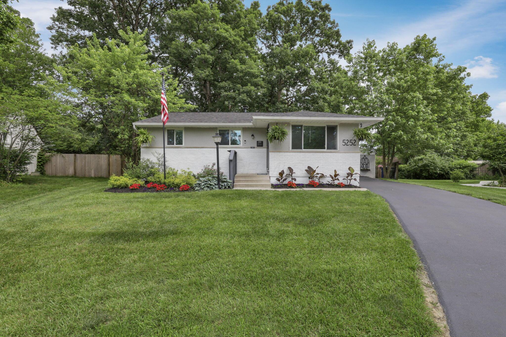 5252 Roche Place Columbus, OH 43229 - Photo 4 of 46 4-web-or-mls-IMG_1441