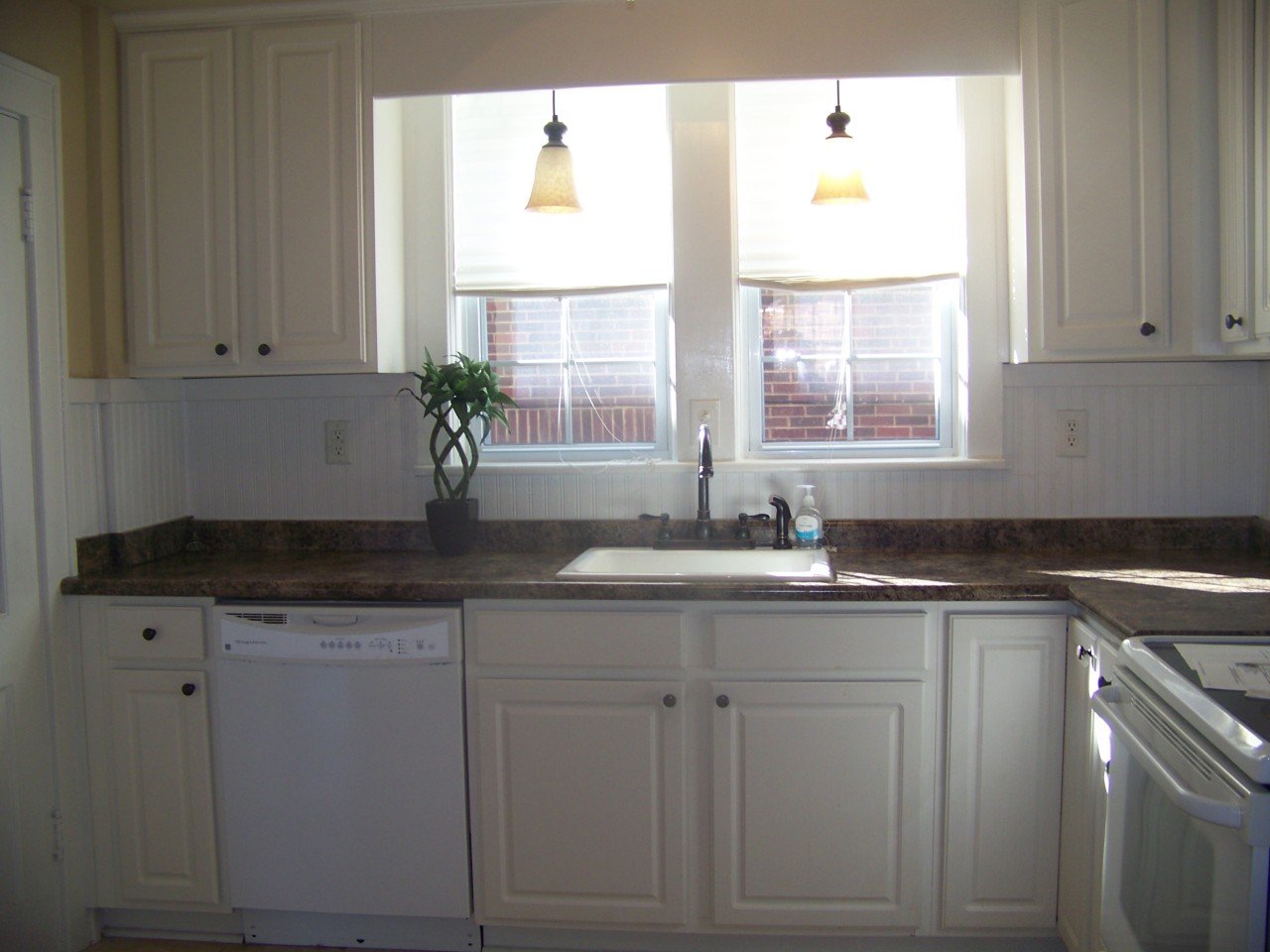 1712 Arlington Road Southwest Roanoke, VA 24015 - Photo 15 of 54 Kitchen