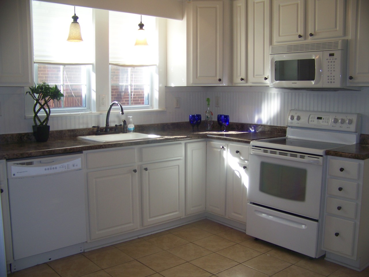 1712 Arlington Road Southwest Roanoke, VA 24015 - Photo 16 of 54 Kitchen