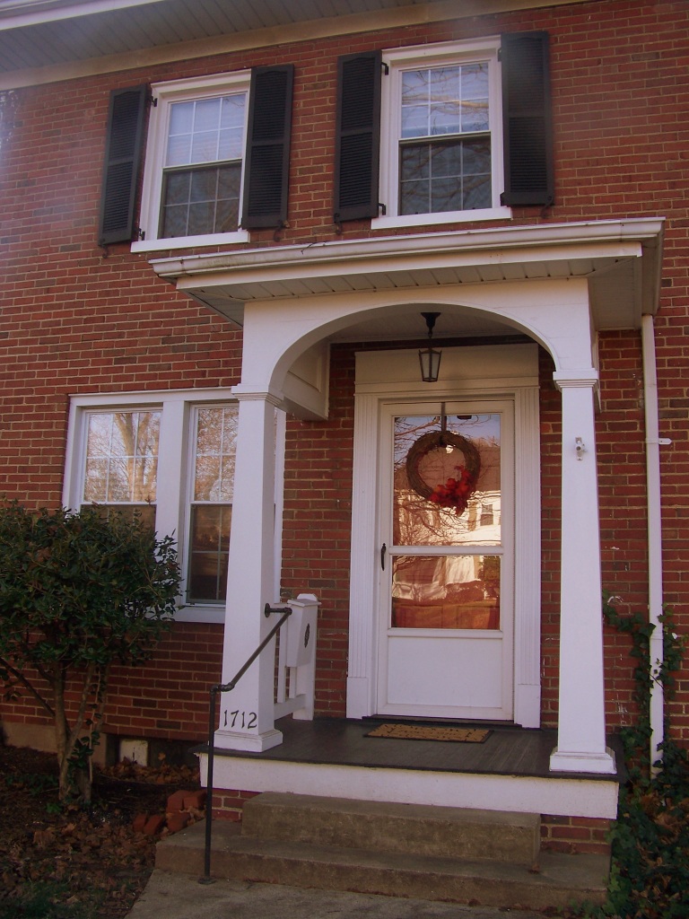 1712 Arlington Road Southwest Roanoke, VA 24015 - Photo 4 of 54 Front porch