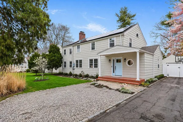 $2,350,000 | 64 Summit Road, Riverside, CT 06878