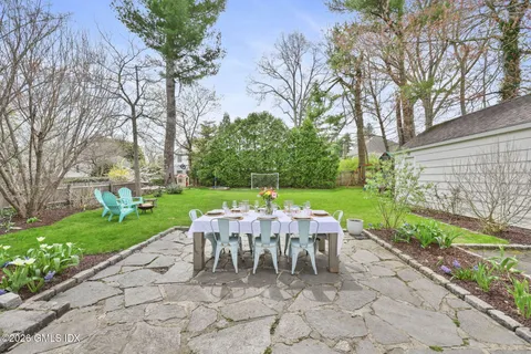 $2,350,000 | 64 Summit Road, Riverside, CT 06878