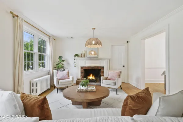 $2,350,000 | 64 Summit Road, Riverside, CT 06878