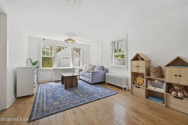 $2,350,000 | 64 Summit Road, Riverside, CT 06878