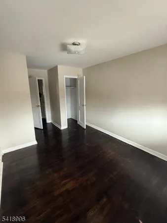 $1,900 | 142 Tuxedo Parkway, Unit 1, Newark, NJ 07106