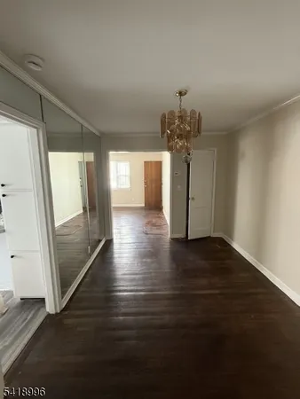 $1,900 | 142 Tuxedo Parkway, Unit 1, Newark, NJ 07106