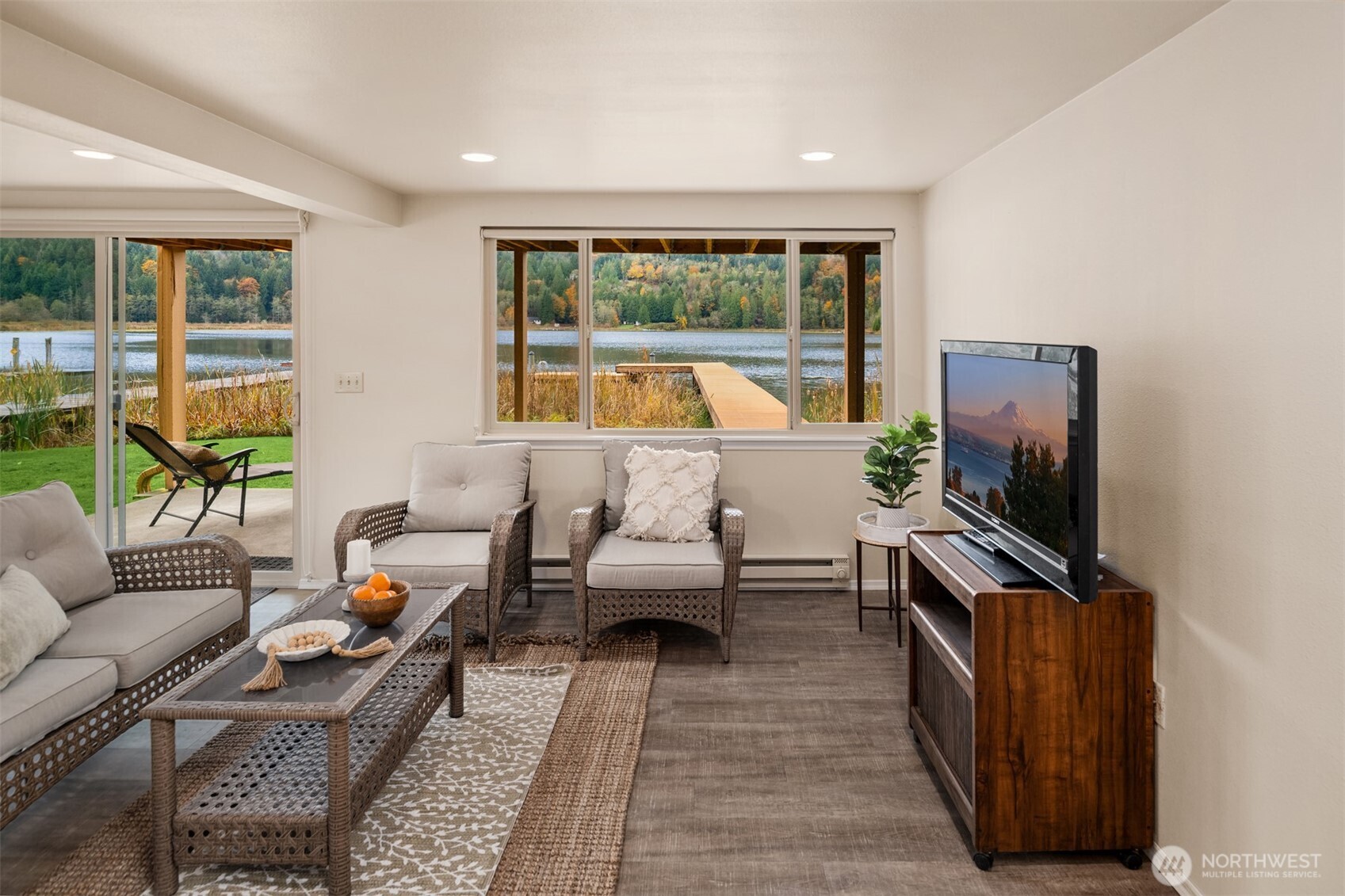 19110 Sulfur Springs Road Mount Vernon, WA 98274 - Photo 26 of 33 a living room with furniture and a flat screen tv