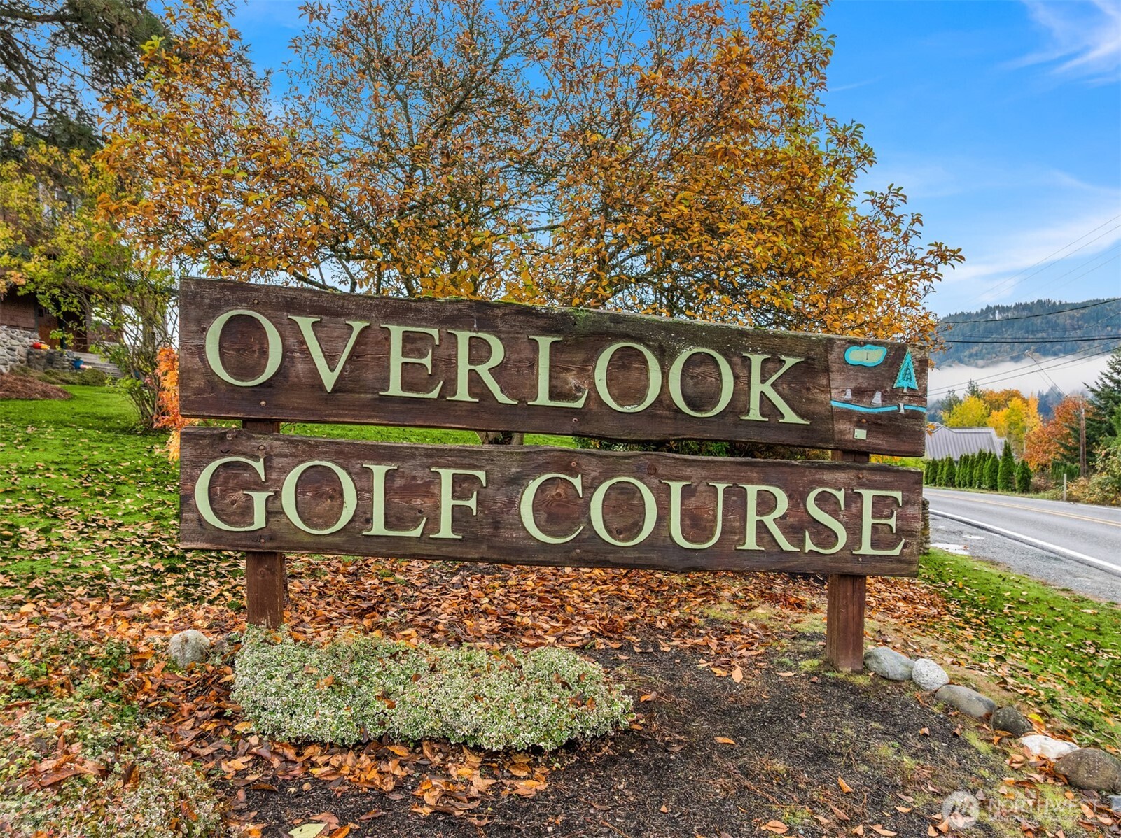 19110 Sulfur Springs Road Mount Vernon, WA 98274 - Photo 6 of 33 a street sign that is on a pole