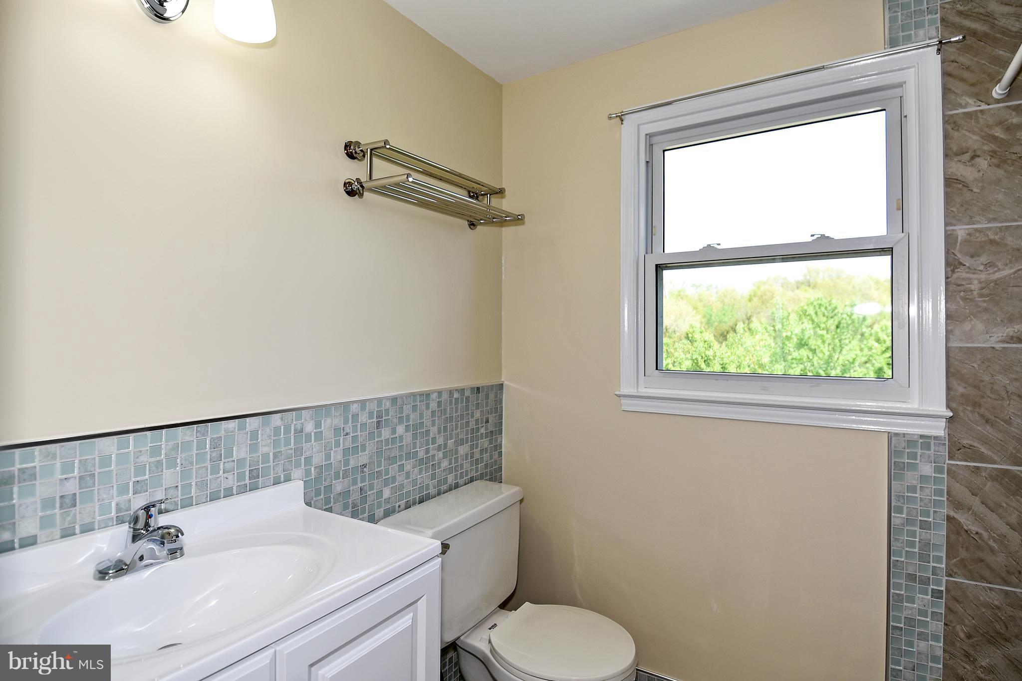4359 Cub Run Road Chantilly, VA 20151 - Photo 13 of 30 Bath