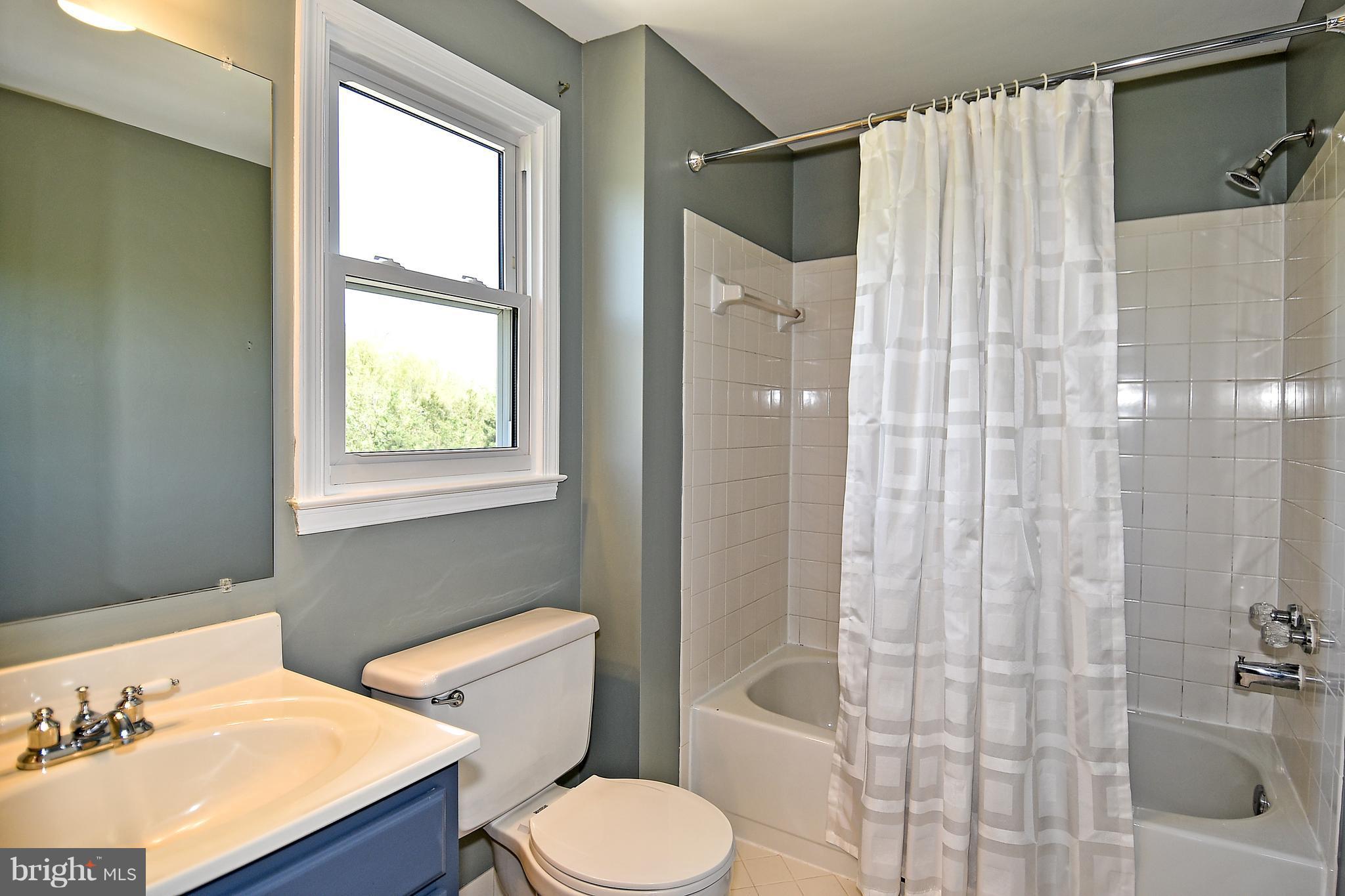 4359 Cub Run Road Chantilly, VA 20151 - Photo 15 of 30 Bath
