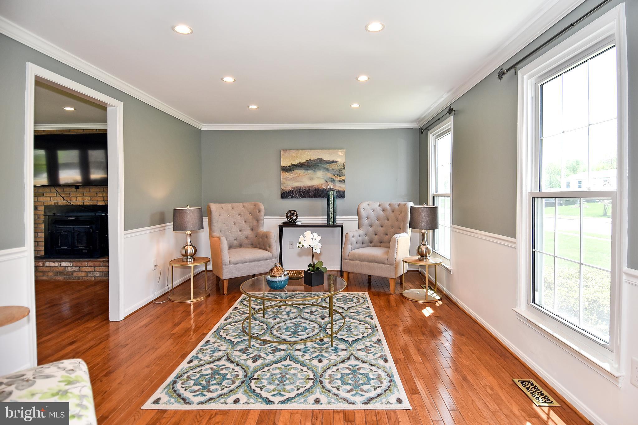 4359 Cub Run Road Chantilly, VA 20151 - Photo 16 of 30 Living Room