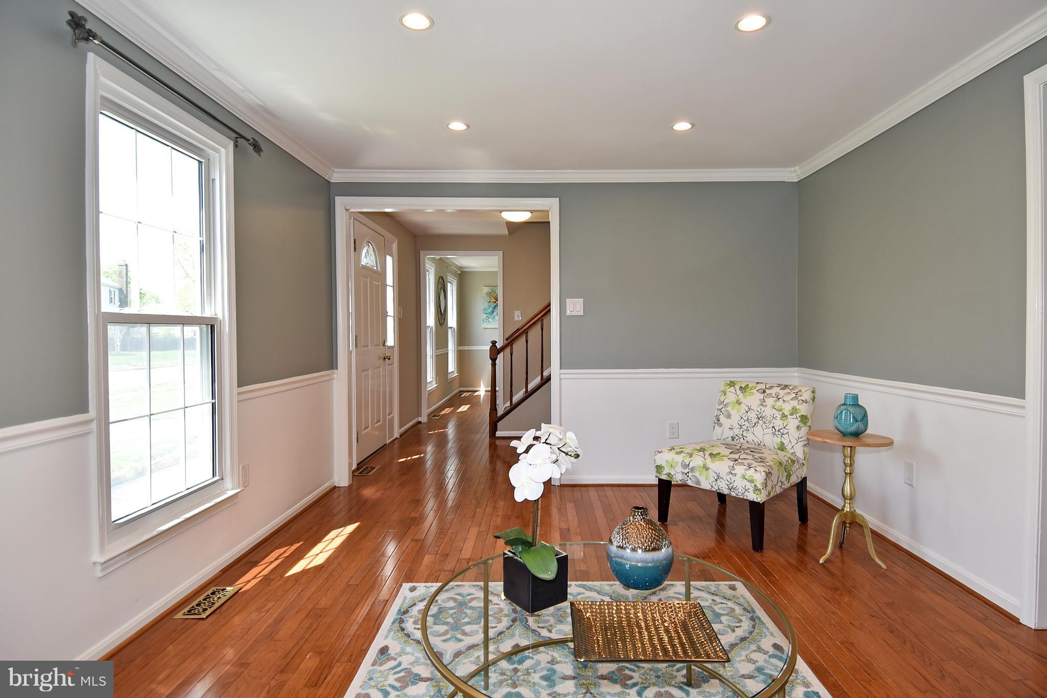 4359 Cub Run Road Chantilly, VA 20151 - Photo 18 of 30 Living Room