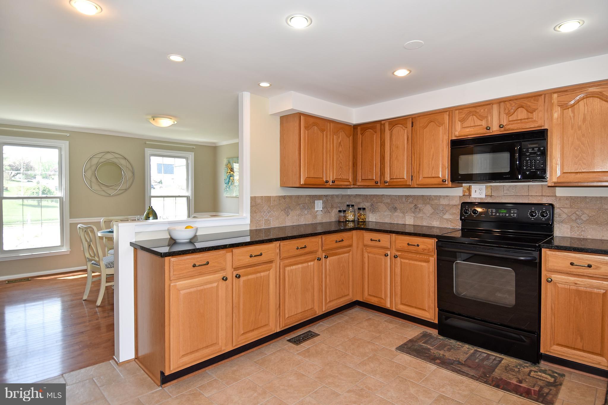 4359 Cub Run Road Chantilly, VA 20151 - Photo 3 of 30 Kitchen