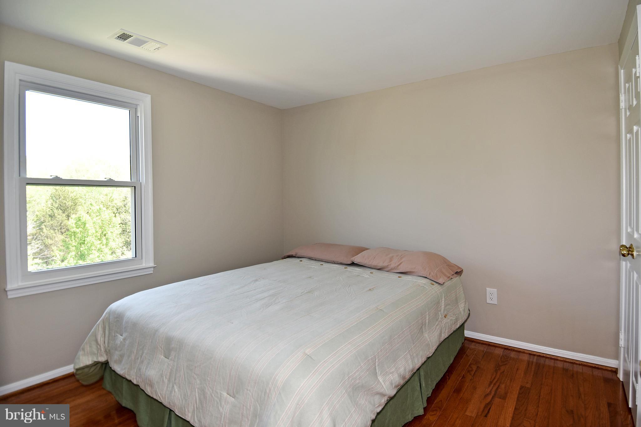 4359 Cub Run Road Chantilly, VA 20151 - Photo 22 of 30 Bedroom