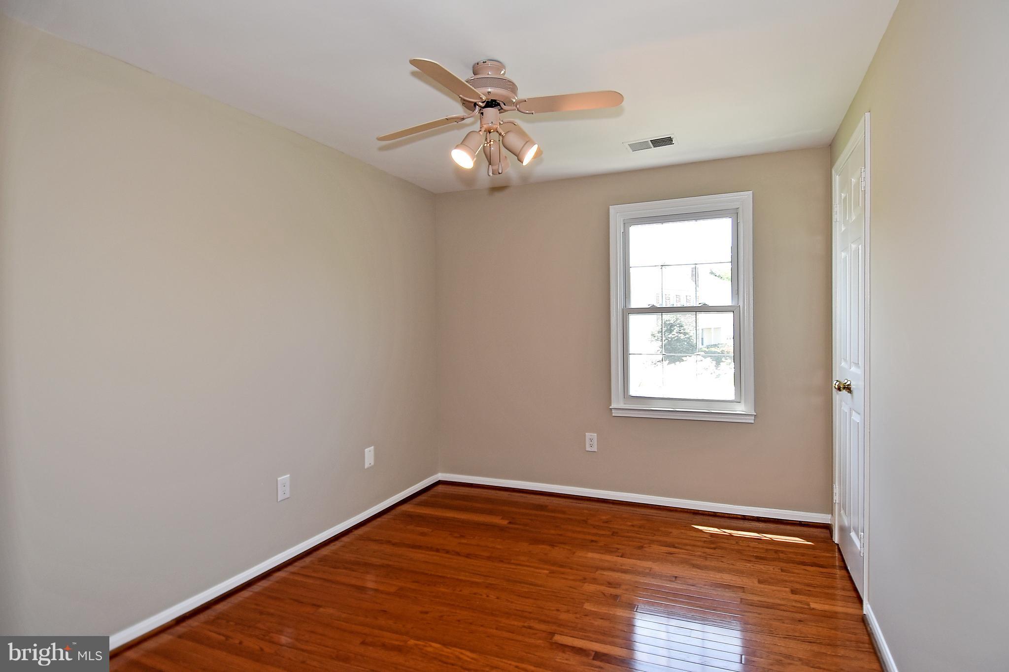 4359 Cub Run Road Chantilly, VA 20151 - Photo 23 of 30 Bedroom
