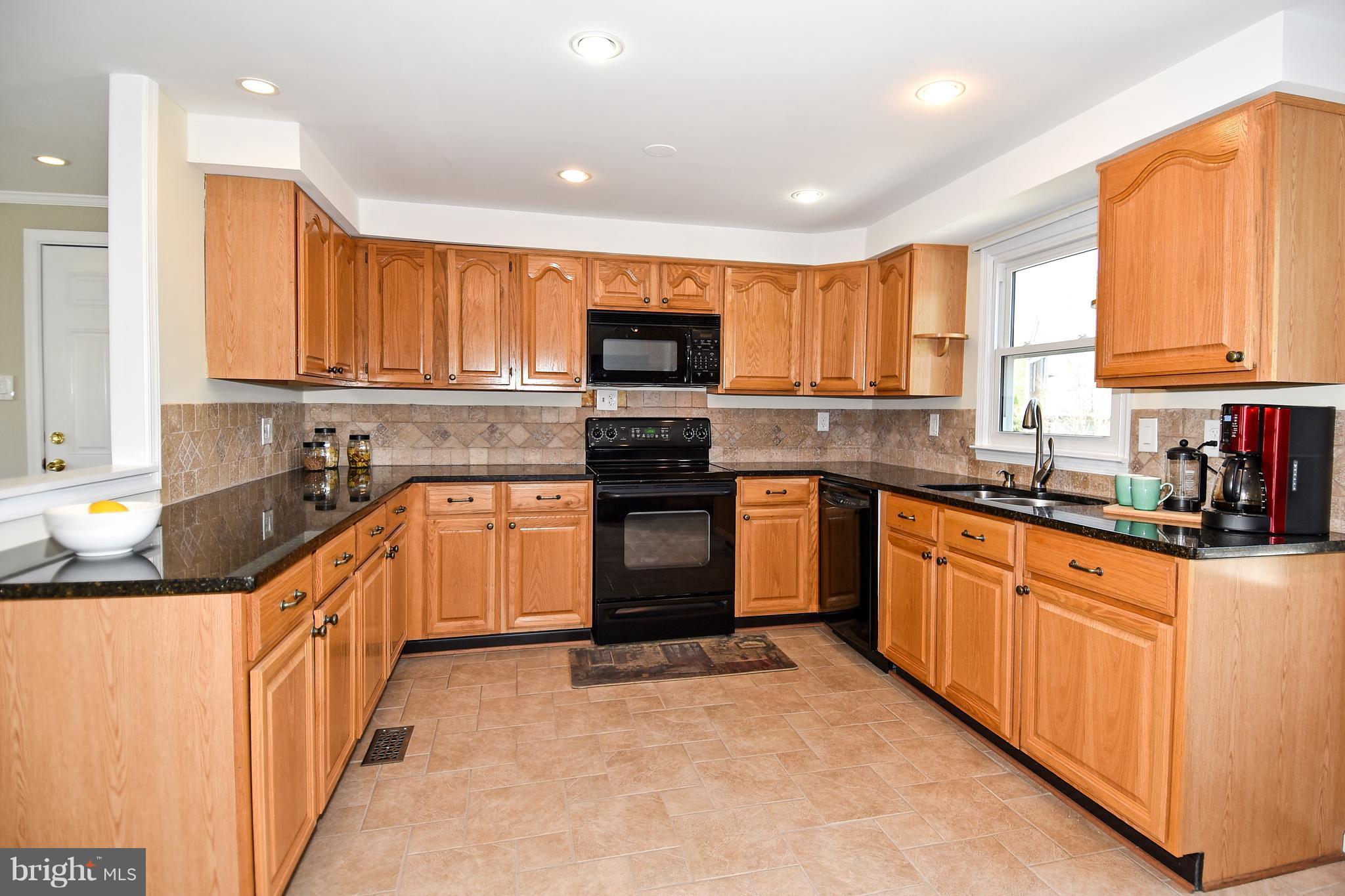 4359 Cub Run Road Chantilly, VA 20151 - Photo 4 of 30 Kitchen