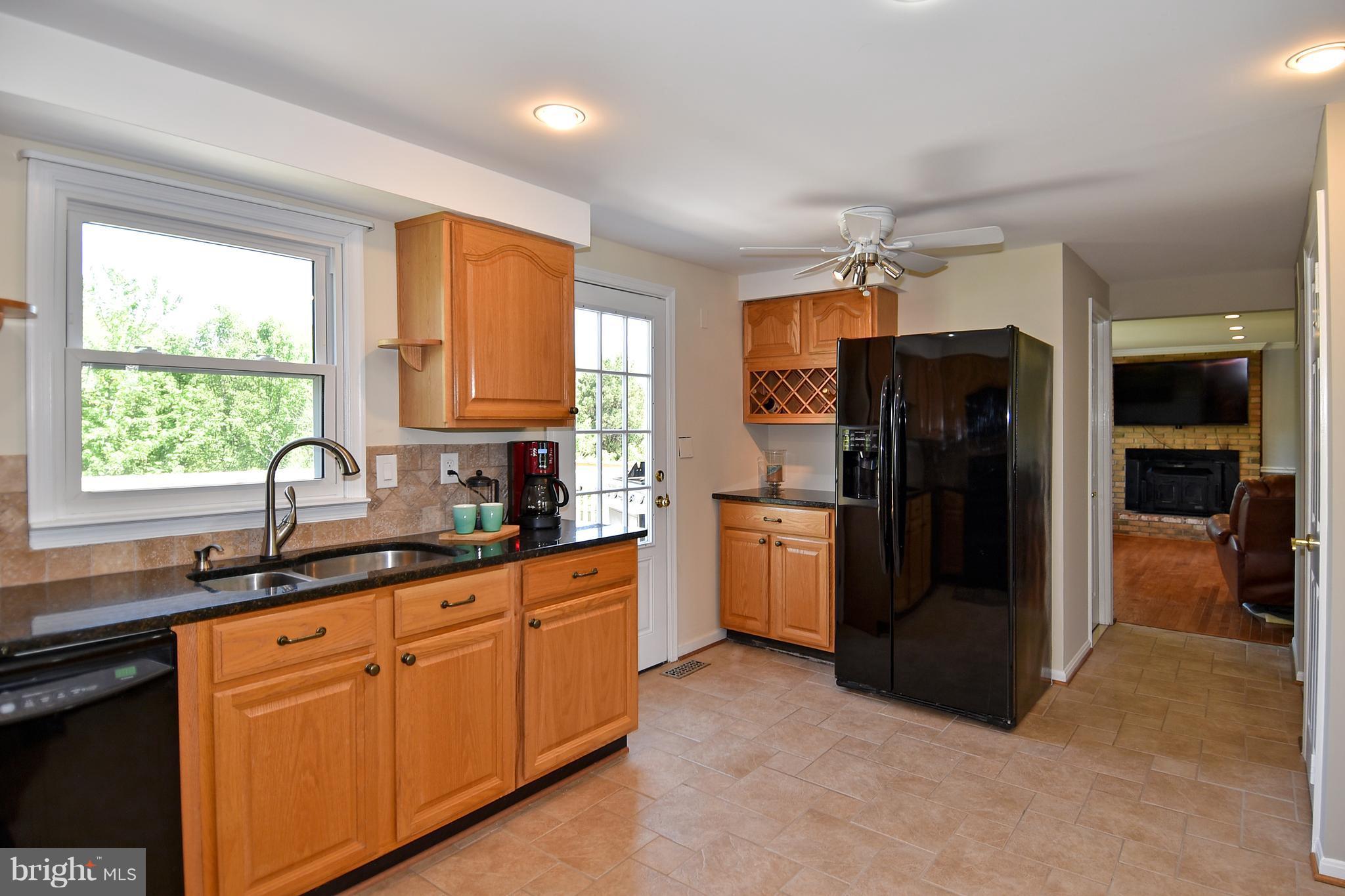 4359 Cub Run Road Chantilly, VA 20151 - Photo 5 of 30 Kitchen