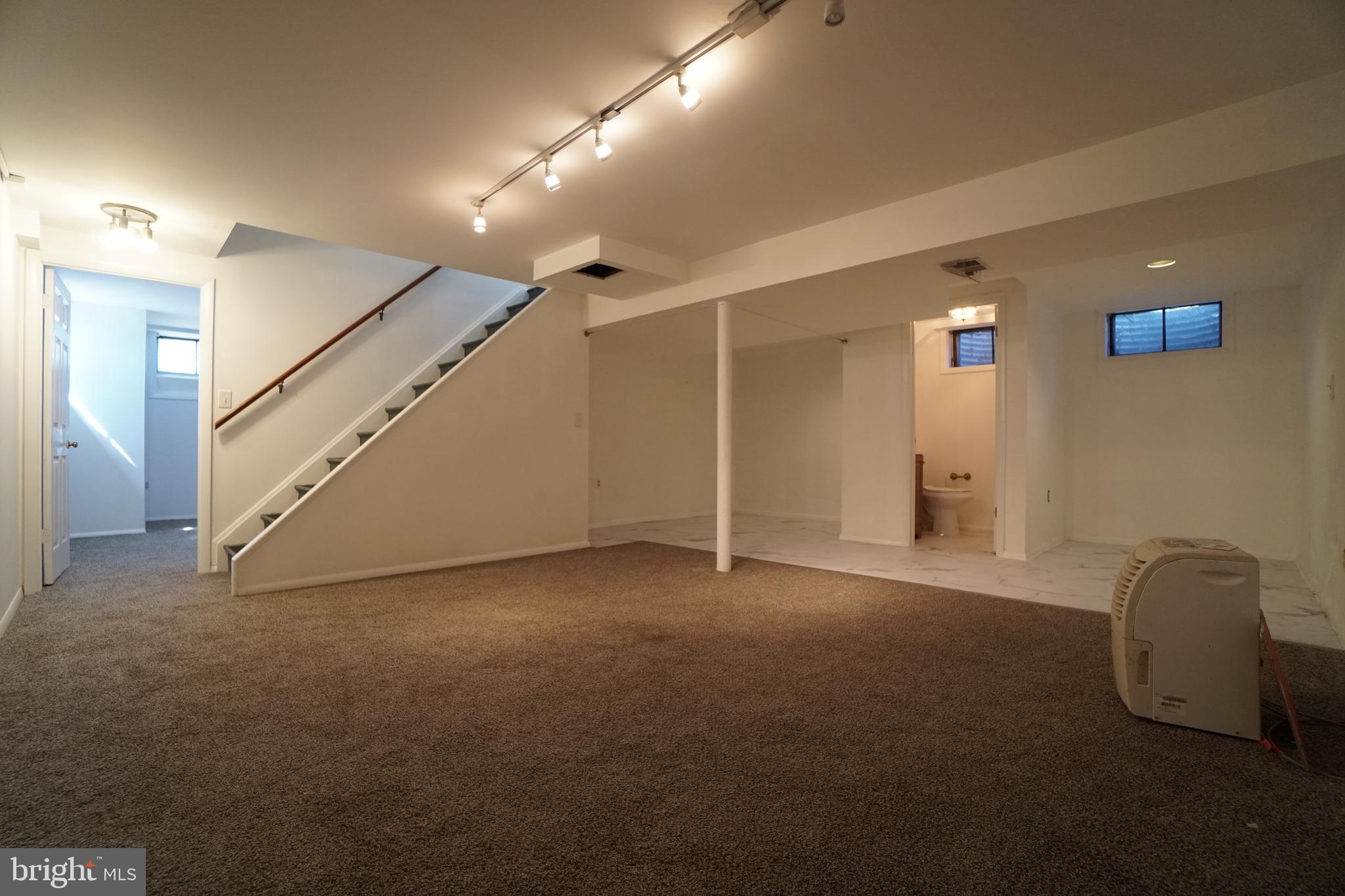 8602 Chapel View Road Ellicott City, MD 21043 - Photo 24 of 34