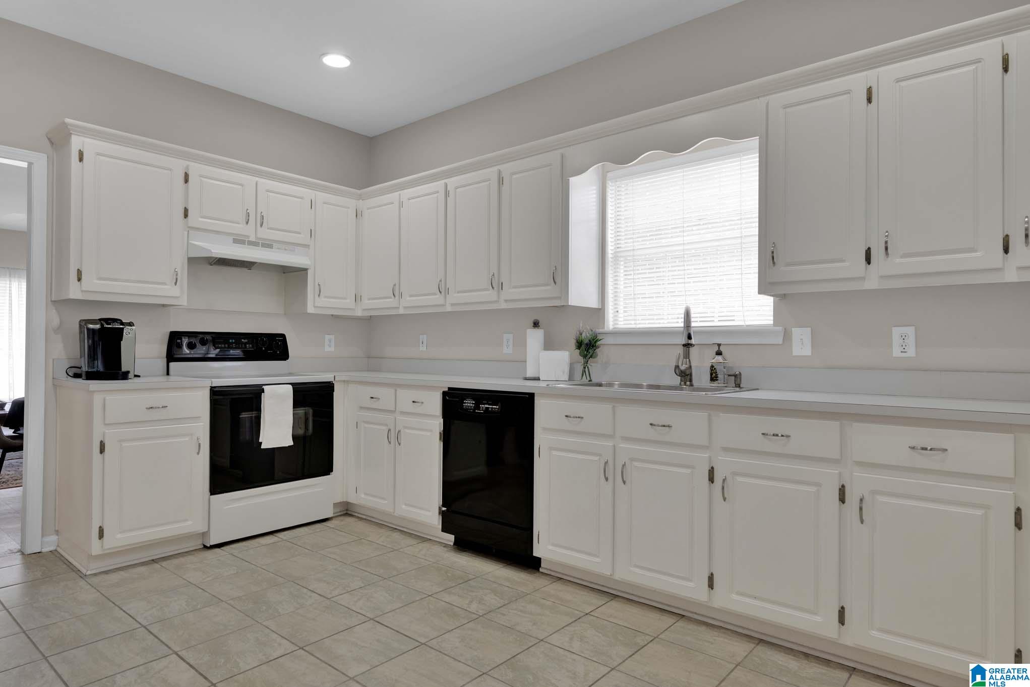 257 Cambrian Ridge Trail Pelham, AL 35124 - Photo 9 of 22