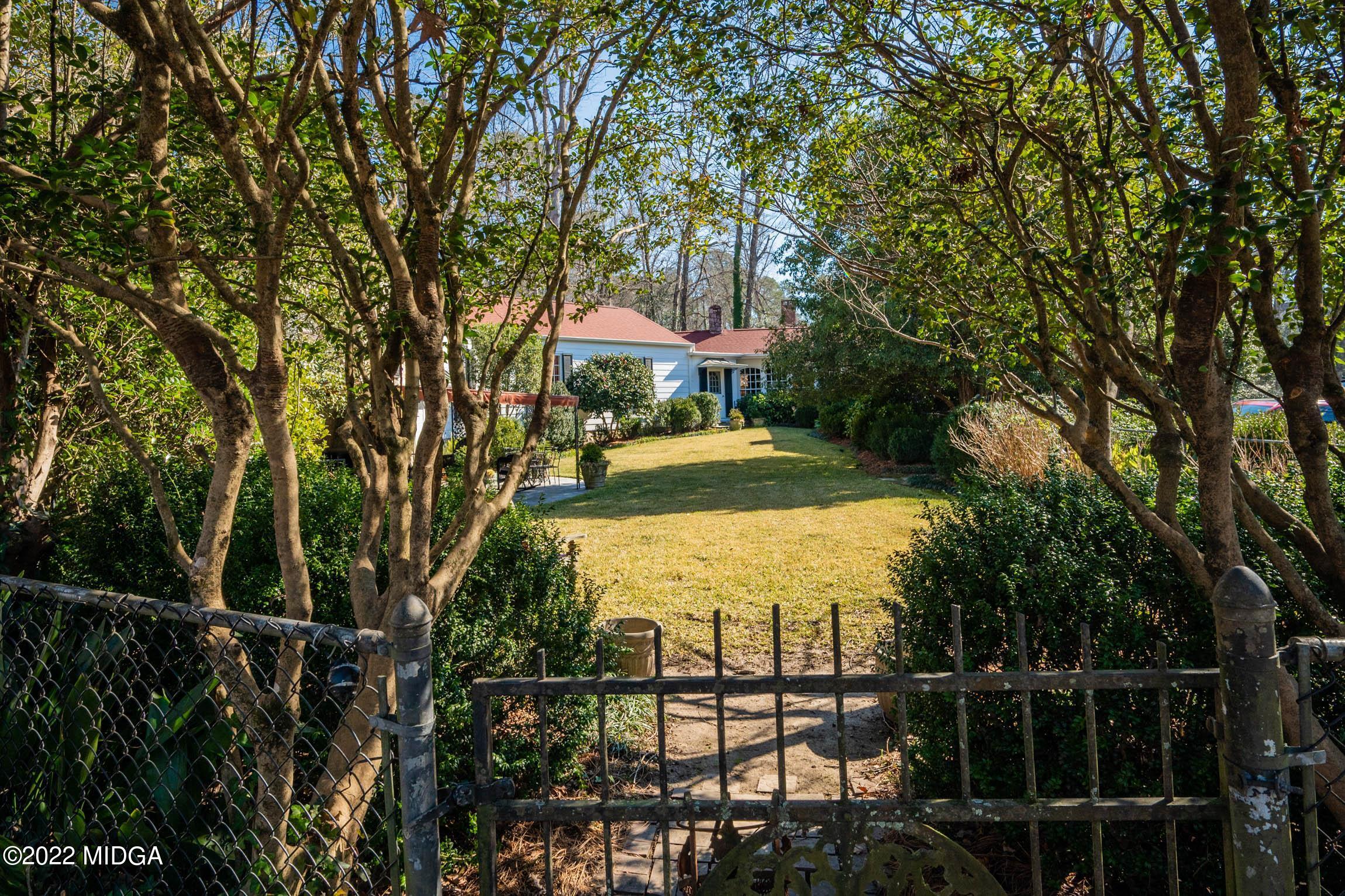 1182 Oakcliff Road Macon, GA 31211 - Photo 6 of 44 58-DSC_1768