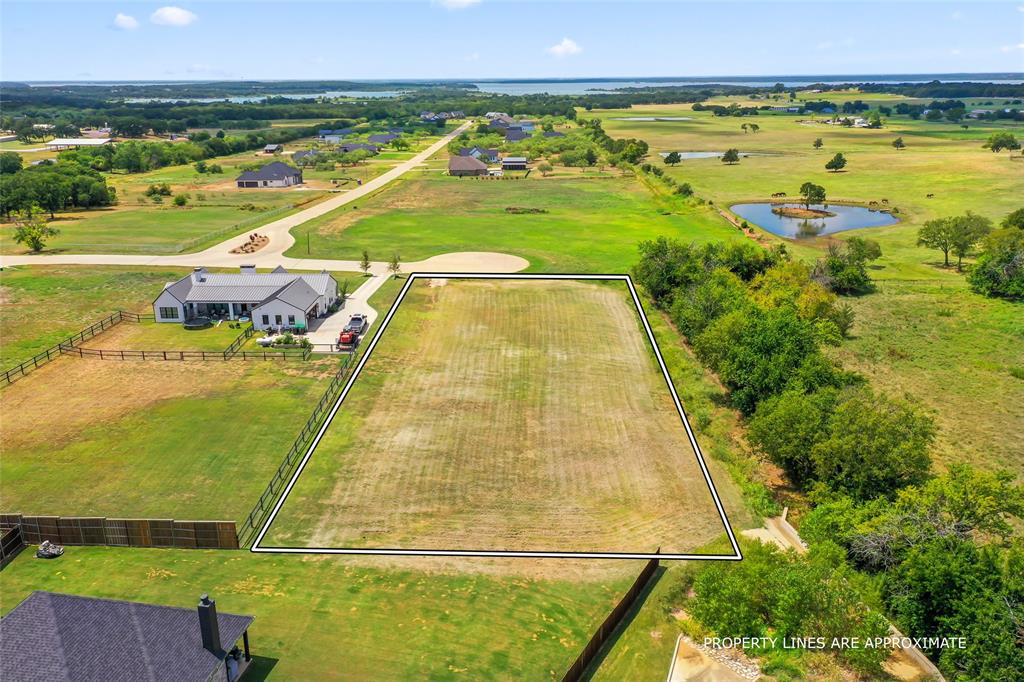 435 Massey Road Pilot Point, TX 76258 - Photo 8 of 35