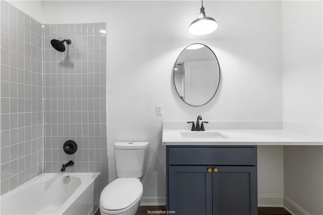 $3,200 | 6721 Raymond Stotzer Parkway, College Station, TX 77845