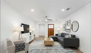 $3,200 | 6721 Raymond Stotzer Parkway, College Station, TX 77845