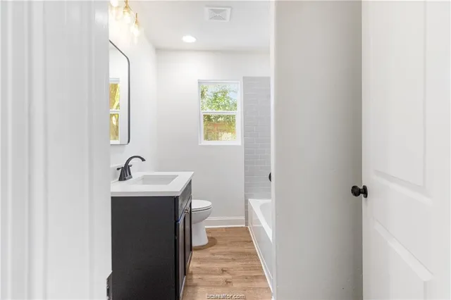 $3,200 | 6721 Raymond Stotzer Parkway, College Station, TX 77845