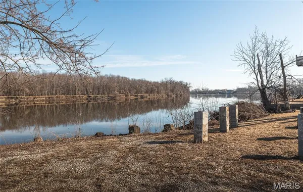 $379,000 | 10 Lehmond Island Road, St. Charles, MO 63301