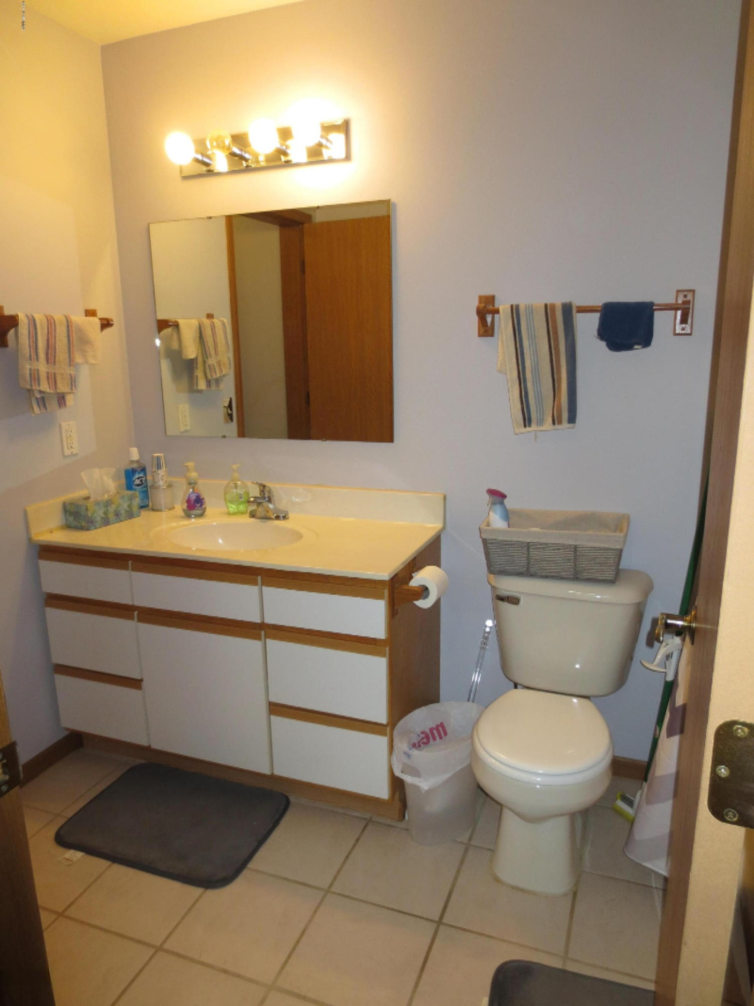 1295 North Whitehall Road, Unit 2 Muskegon, MI 49445 - Photo 10 of 23 IMG_4701