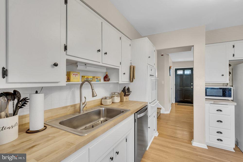 58 Hilton Road Mount Holly, NJ 08060 - Photo 16 of 26 Kitchen