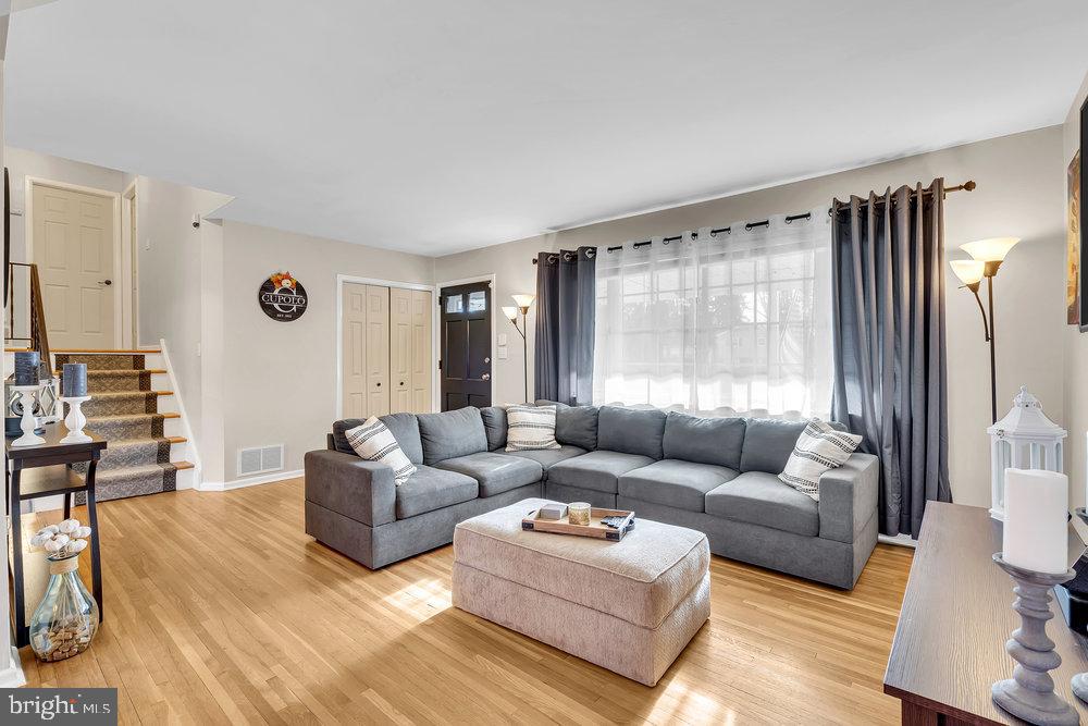 58 Hilton Road Mount Holly, NJ 08060 - Photo 7 of 26 living room