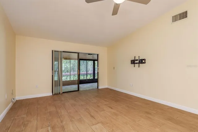 $225,000 | 1300 Shady Pine Way, Unit B, Tarpon Springs, FL 34688