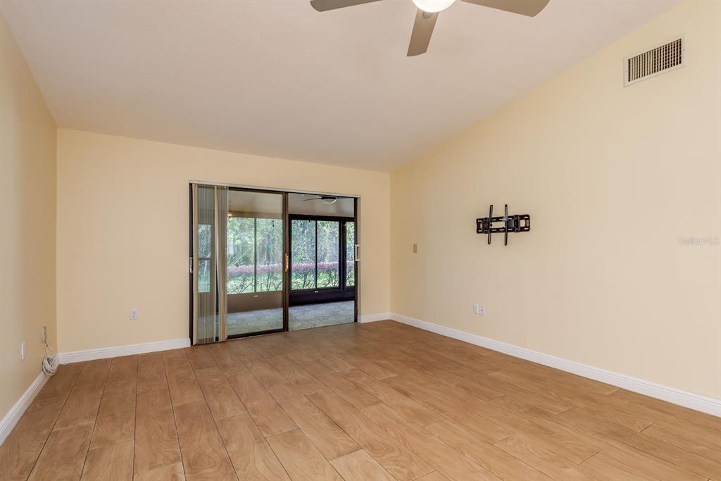 1300 Shady Pine Way, Unit B Tarpon Springs, FL 34688 - Photo 11 of 37