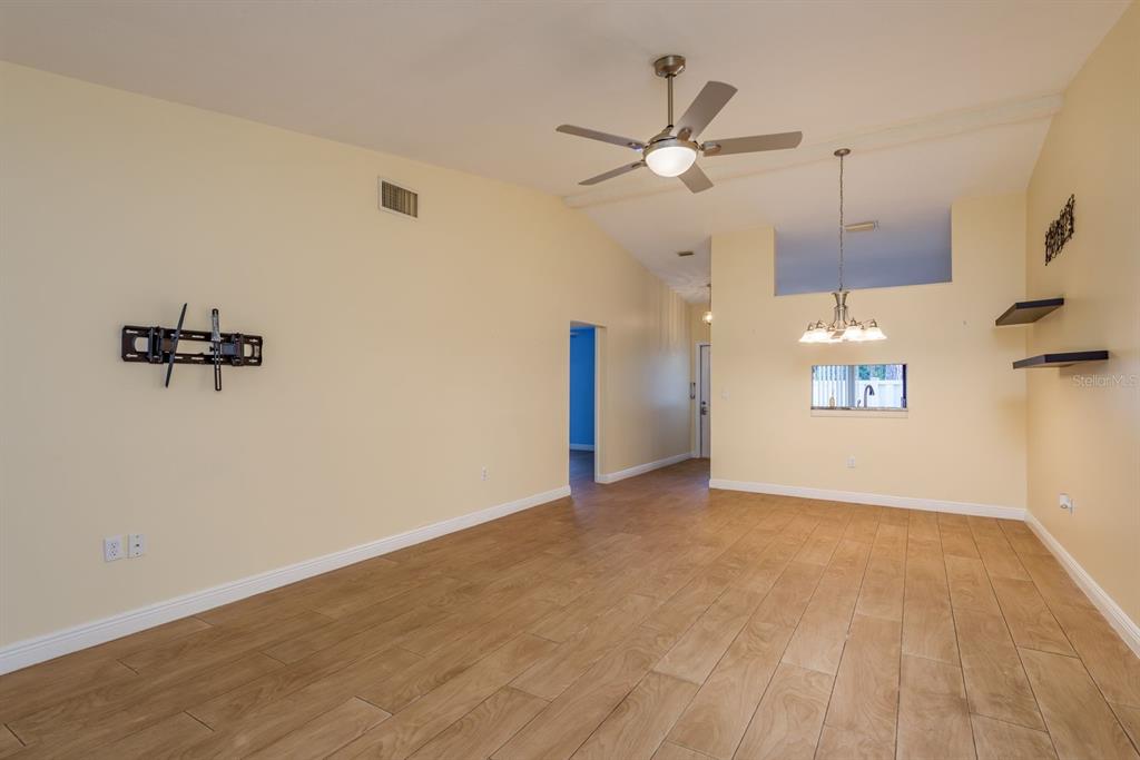 1300 Shady Pine Way, Unit B Tarpon Springs, FL 34688 - Photo 12 of 37