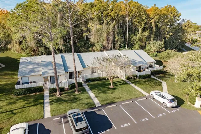 $225,000 | 1300 Shady Pine Way, Unit B, Tarpon Springs, FL 34688