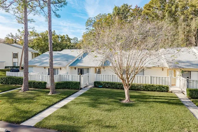 $225,000 | 1300 Shady Pine Way, Unit B, Tarpon Springs, FL 34688
